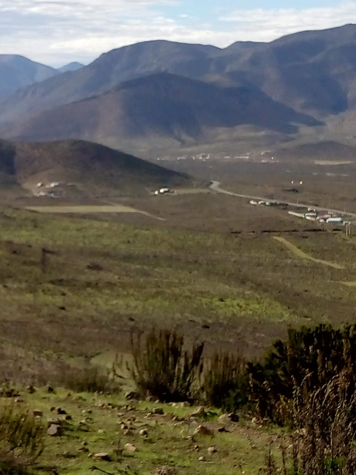 Laderas y cumbres de los cerros del territorio de la comunidad
